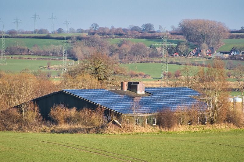 panneaux installés au toit